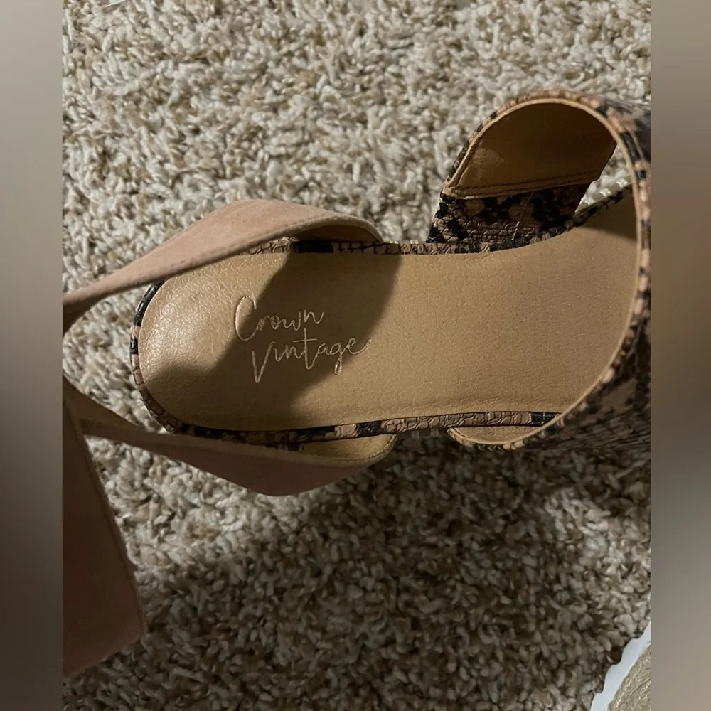 NWOT Crown Vintage Platform Sandal - Picture 4 of 6